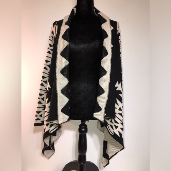PREOWNED. Ci SONO  cardigan Southwest sweater size M/L - Picture 1 of 4